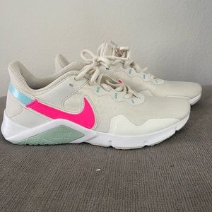 Women's Revolution 6 Medium/Wide Running Shoe